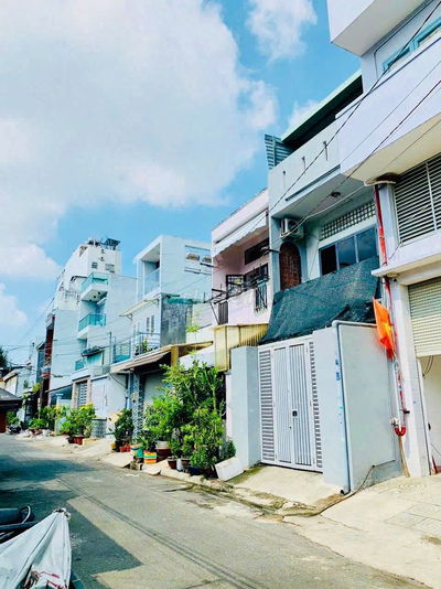 HXH đường Thoại Ngọc Hầu - Gần Tô Hiệu. DT: 4x18m, 1 lầu. Giá: 7.9 tỷ