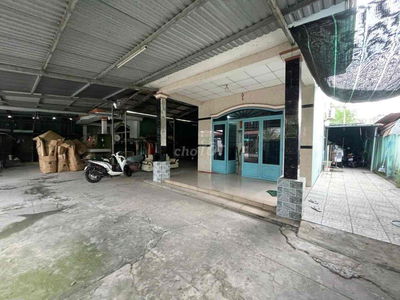NHÀ XE TẢI ĐẬU CỬA TÂN HIỆP HÓC MÔN-211M2 FULL THỔ-SÁT LÊ LỢI- 4,1 TỶ