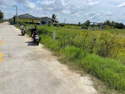 Chinh Chủ Bán Đất Mặt Tiền TT Cần Đước Giá 100%