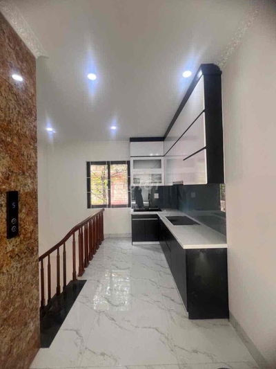 cho thuê phòng trong căn lk 5 tầng thang máy không chung chủ
