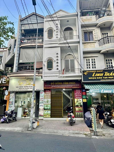 Nguyên căn nhà mặt tiền Tân Phú 4x20m, 1 trệt 2 lầu gần chợ Tân Hương