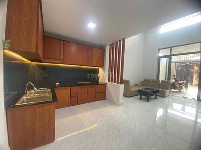 Bán nhà gác lửng 5x20m, sân xe hơi, Bửu Long, 4 phòng ngủ, 2ưc, 1 bếp