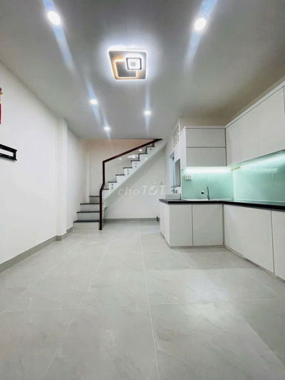Quận 7, nhà mới, sát Him Lam, 4.2x6, 2 tầng, 2 tỷ nhỉnh