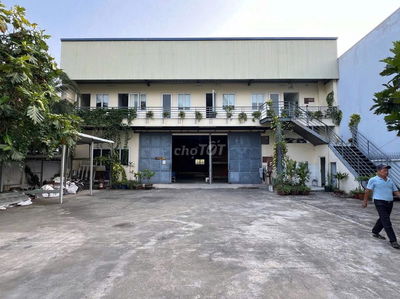 Kho xưởng bãi 1.100m² có văn phòng và có PCCC, đường Võ Văn Kiệt