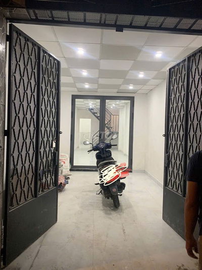 Nhà Nguyên Căn Hẻm Xe Hơi Đường Âu Dương Lân - 3PN 2WC - 3.2x17m