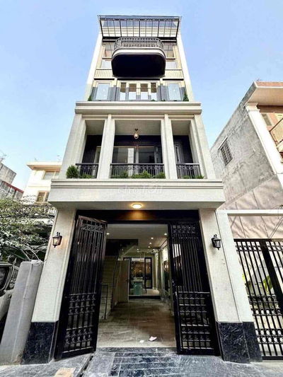 Nhà Đông Khê 4 Tầng – Ô Tô 7 Chỗ Ngủ Trong Nhà, Không Tìm Được Căn Thứ