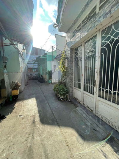 Bán nhà 1 trệt, 1 lầu tỉnh lộ 10