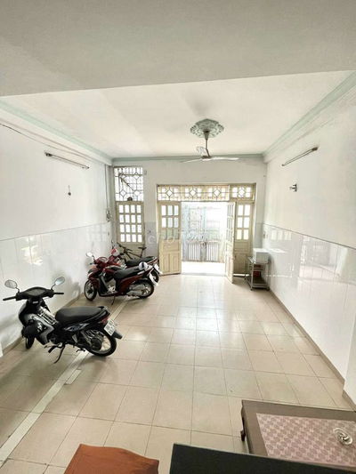 CHO THIUE PHONG NGAY TRUNG TAM