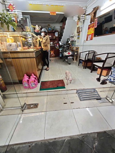 Cho thuê nhà mặt tiền Đề Thám 17 triệu thuận tiện kinh doanh