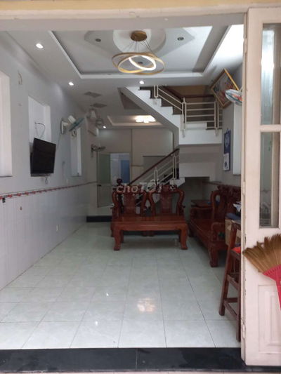 Nhà trệt lầu 9 triệu
