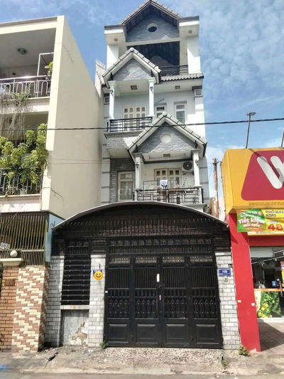 Nhà thuê mặt tiền đừong
