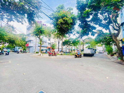 Bán nhà 5 tầng khu đồng bộ VIP, hẻm 8m, ngang 5m, Phạm Văn Chiêu