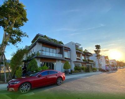 Bán lô góc biệt thự cạnh hồ bơi mặt đường 27m khu đô thị Mỹ Gia gói 8. Lh: 0399.57*5577