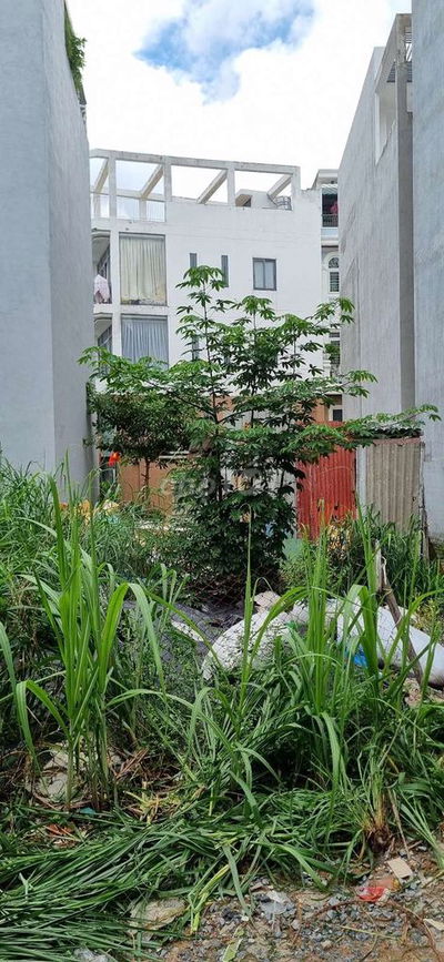68m2 lô đất,đẹp nở hậu 5mét. hẻm rộng khu nhà lầu đông đúc tiện ích