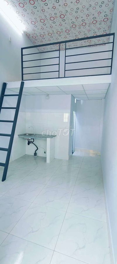Phòng trọ sv pmqt gtvt lđxh có khuôn viên thoáng mát