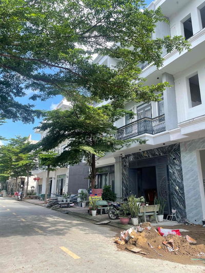 Bán nhà mặt tiền Trung Tâm Bến Cát