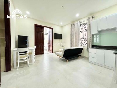 XAO ĐỘNG trước Căn hộ MỘT Phòng Ngủ Tách Bếp - Bancon BỰ - Bếp XỊN XÒ