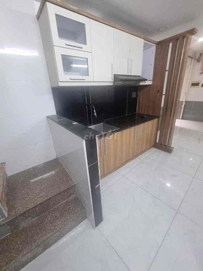 Cho thuê nhà nc 1 Trệt 2 Lầu, 2pn 3vs - nhà có sẵn máy lạnh