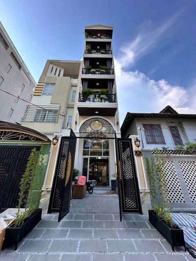Siêu phẩm nhà đẹp mặt tiền Quận 7 có thang máy Full Nội Thất Cao Cấp