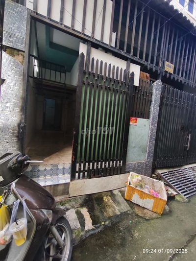 Nhà nhỏ có gác nằm riêng biệt,phan văn trị giáp phạm văn đồng