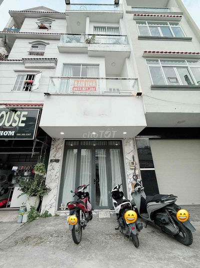 Chính chủ cần bán nhà mặt tiền 426 Nguyễn Sơn, nhà mới, full nội thất