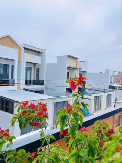 Cần bán nhà phố 120m2 3PN 3WC SHR nhận nhà ở ngay gần Ngã Tư Xoài Đôi