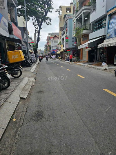 Cách MT Trần Khắc Chân đúng 3 căn nhà, 11x4,5m(không lộ giới) 3 PN