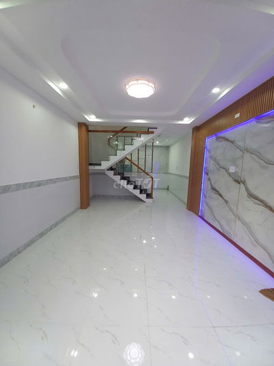 Nhà 1 lầu 2 phòng ngủ, gần nhà máy bia, full thổ, công chứng sổ ngay