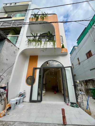 Nhà Xây Mới. 2Lầu 3PN3WC. Full Nội Thất. Hẻm 1/ Ngắn Ngay Trung Tâm