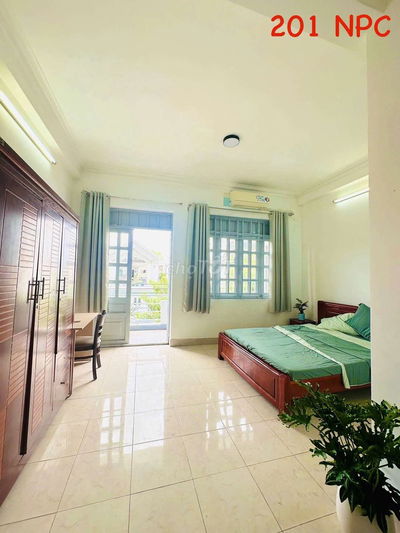 CHDV Ban Công Full Nội Thất Bồn Tắm ở Nguyễn Phúc Chu, P15, Tân Bình