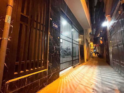 Hàng Đẹp đầu tư, Ngay Ngã Tư sở CCMn dòng tiền, 47m2, 10P, giá 12,9 tỷ