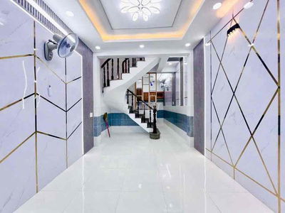 BÁN NHÀ TRỆT LẦU ĐÚC THẬT 2P 2WC, GIÁ 989TR ĐƯỜNG LÊ VĂN KHƯƠNG, Q12.