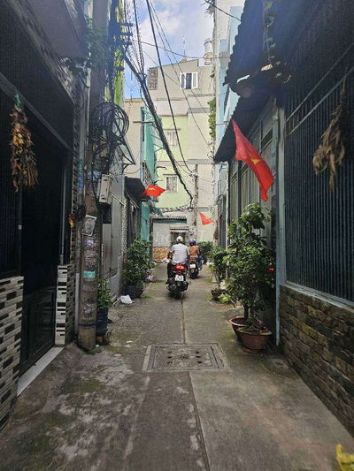 Bán Nhà , Ngang 6M ,54M2,Đường Lạc Long Quân P 10 Tân Bình, giá,4,85Tỷ