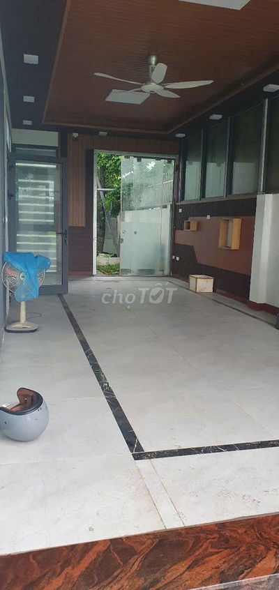 Cho thuê biệt thự Đô Nghĩa 200m 4 tầng thang máy ngay Phennika