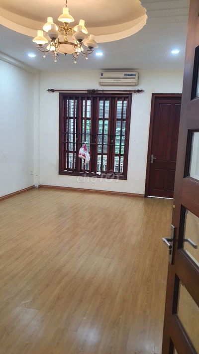 Cho thuê liền kề Văn Quán 100m2, 4 tầng, 23tr xe công đỗ cửa