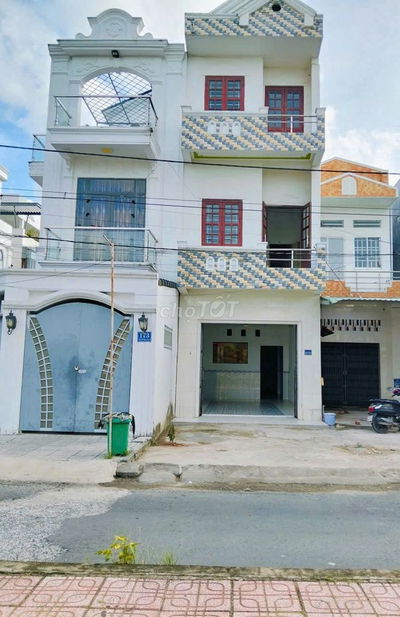 Cho Thuê Nhà 1 Trệt 2 Lầu – KDC Hưng Phú, Cần Thơ