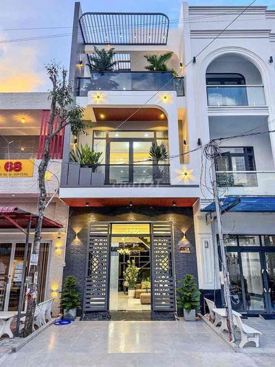 NHÀ 1 TRỆT 2 LẦU FULL NỘI THẤT TUYỆT ĐẸP ĐƯỜNG D7 KHU DÂN CƯ HỒNG LOAN