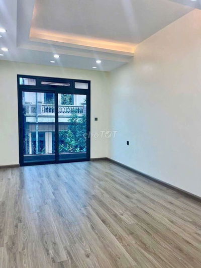 CHO THUÊ NHÀ MỚI TƯ ĐÌNH, LONG BIÊN - LÔ GÓC THOÁNG SÁNG - NGÕ ÔTÔ