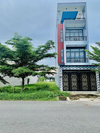 Giảm Giá - Chính Chủ Cần Bán nền nhà phố FULL Thổ Cư KDC Sổ Hồng Riêng
