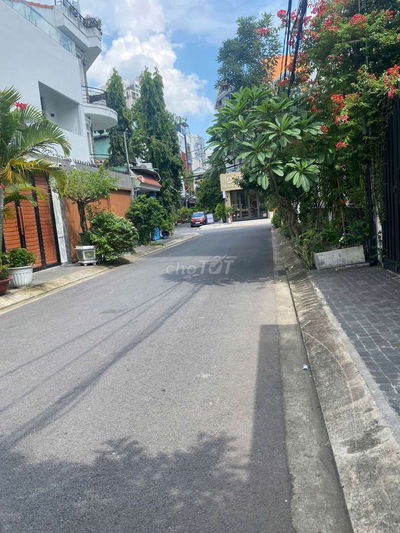 Nhà 3 tầng khu biệt thự Làng Báo Chí Thảo Điền