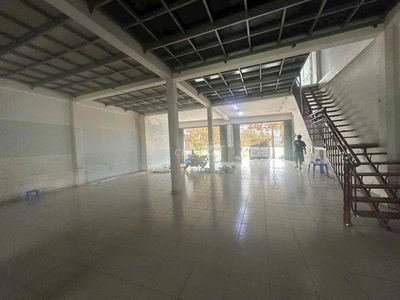 CHO THUÊ KHO 380m2 - CÓ 2VĂN PHÒNG - TRỐNG SUỐT - NỀN GẠCH MEN