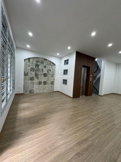 PHÂN LÔ Ô TÔ TRÁNH HOÀNG QUỐC VIỆT 60M2 x 6 TẦNG x 5,5M MẶT TIỀN x 26,8 TỶ KINH DOANH ĐỈNH