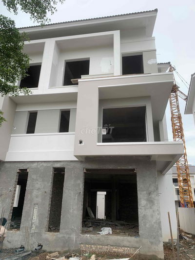 Gia chủ vừa mua,nay muốn bán vưu đẹp nhất dẫy biệt thự