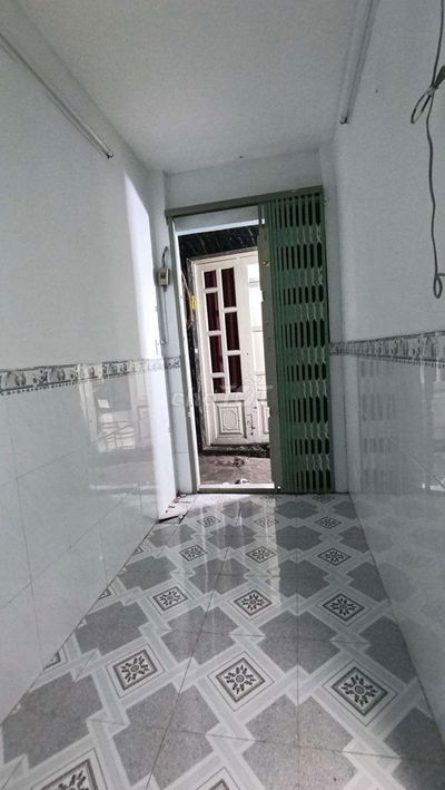 Giao 2 tỷ nhưng bán gấp 800tr, 800tr có nhà quận 4 ở ngay