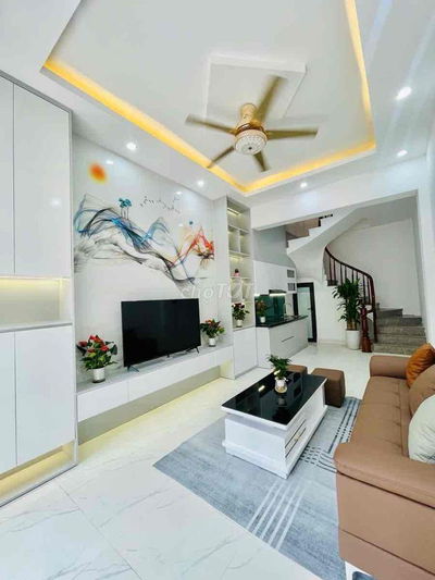 Hiếm! Nhà đẹp phố Bạch Mai, 2 thoáng, gần phố, KCBT chắc chắn, 35m2