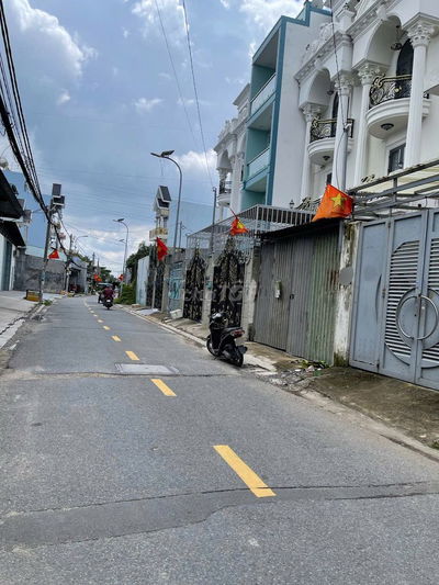 MTKD Đường số 8, BHH B dt87m2, đúc 1 lửng 2pn nhà đẹp Q.Bình Tân.