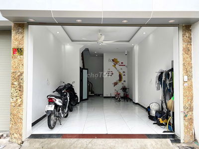 Lô góc Hoàng Quốc Việt, thang máy, ô tô tránh 30m, ngõ thông KD, 40m2