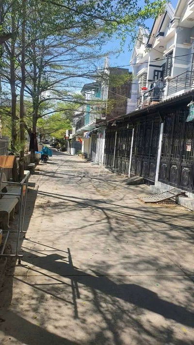 Bán đất  đường Lê Văn Lương, xã Nhơn Đức,huyện Nhà,Dt:8.9x14,Gia:4,6ty