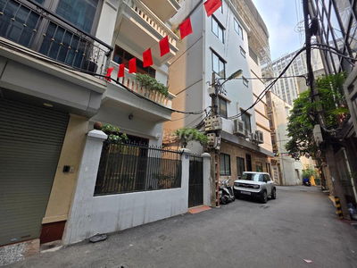 TRUNG KÍNH 106m, 2 Ô TÔ TRÁNH,VÀO NHÀ,MẶT TIỀN ĐẸP.