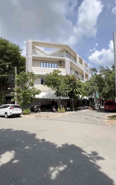 NHÀ GÓC 5x20M 3 LẦU CÓ THANG MÁY 5PN NHÀ MỚI ĐƯỜNG 13 KHU AO SEN